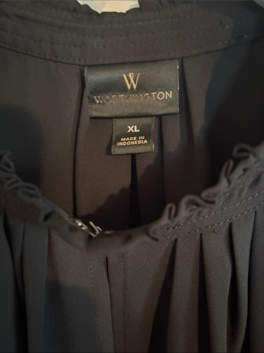 Worthington Black Long-Sleeve Blouse with Subtle Pleats - Picture 2 of 10